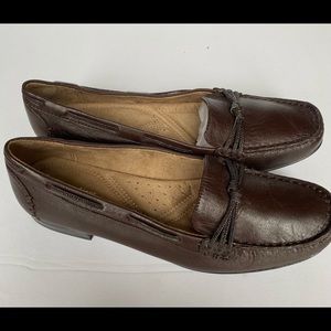 Naturalizer Loafers. Brown.New. Leather upper. 9.5 m